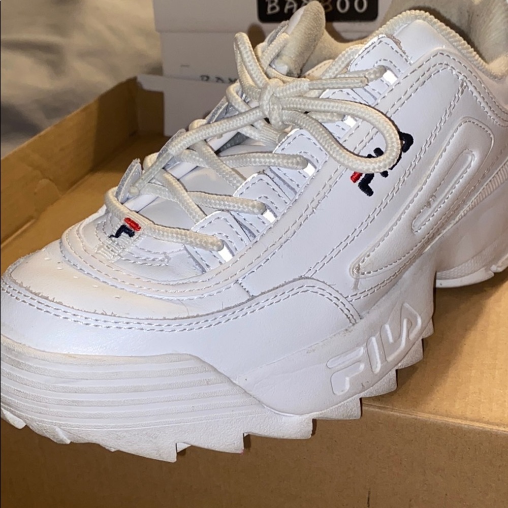 Chunky White Fila’s